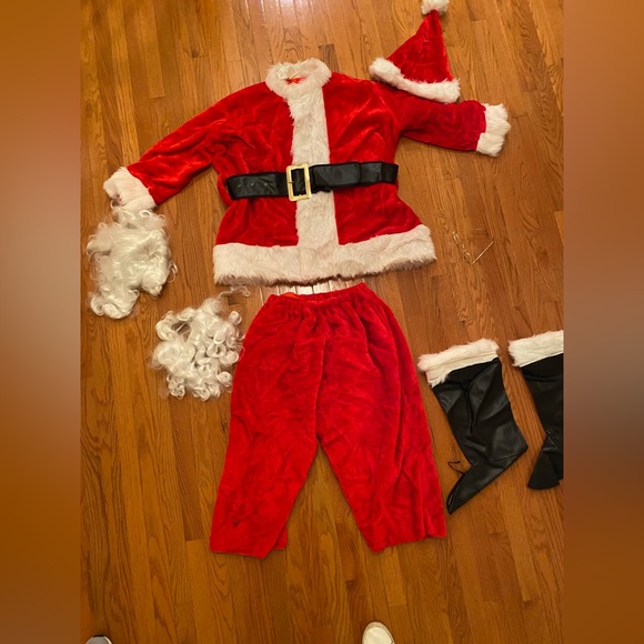 Santa suit - Picture 1 of 8